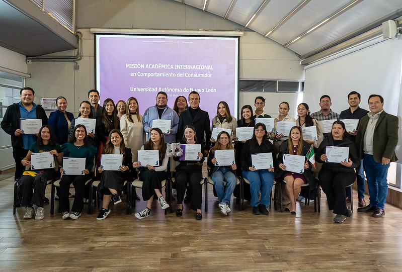 Alumnos de FACPYA participan en estancia académica internacional en Colombia