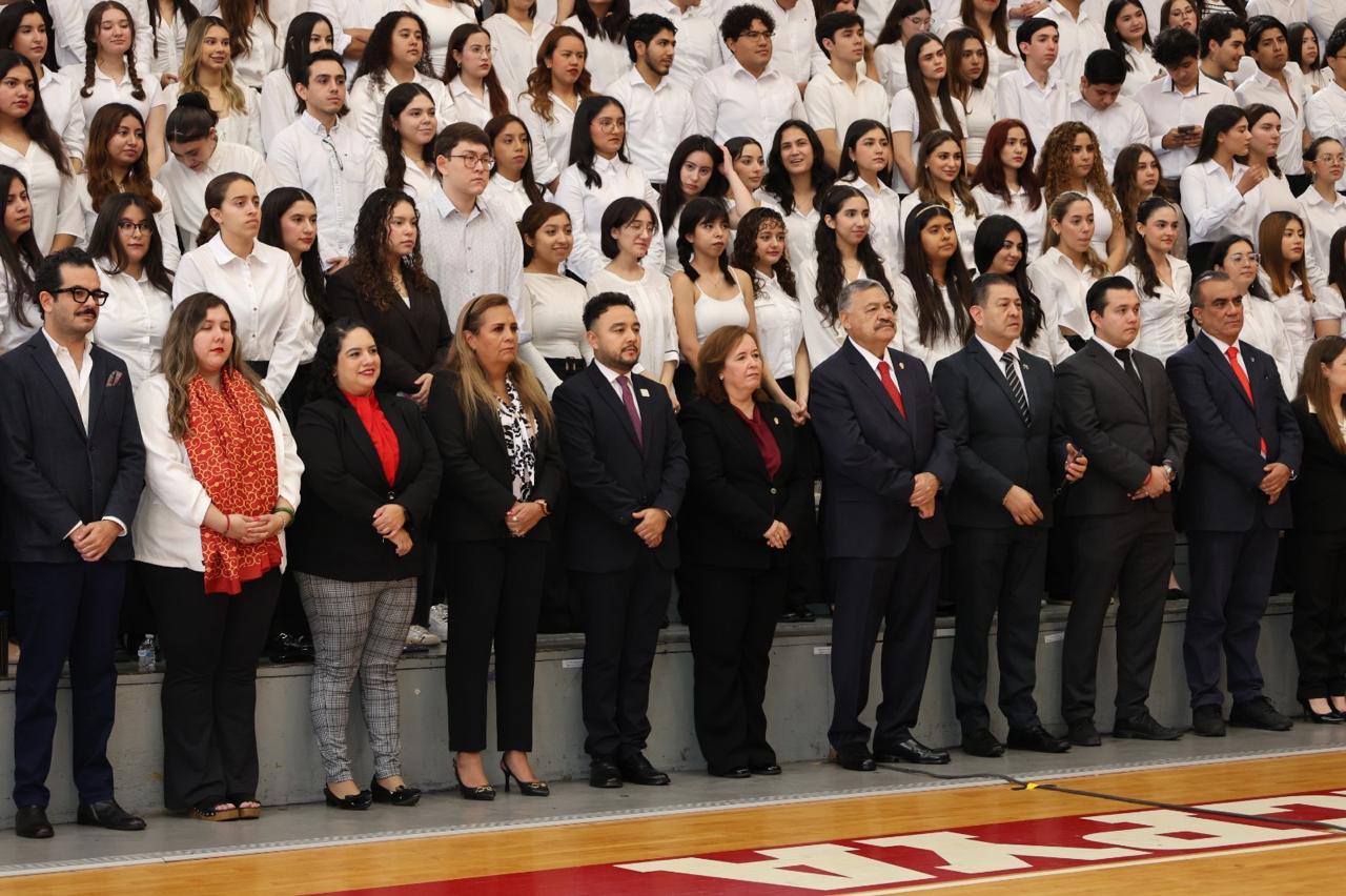 Reconocimiento a alumnos graduados del Programa Aspire Leaders